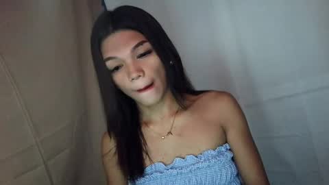 Snapshot of horny_rhiana chatting on May 12, 4:42 am Rhiana online show from May 12, 4:42 am