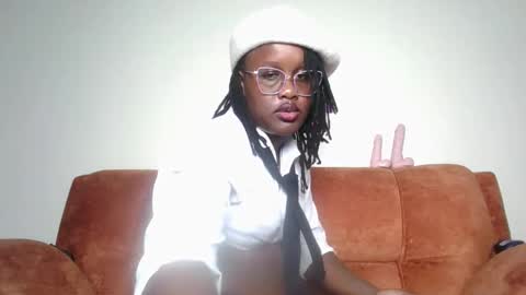 Lucy online show from December 5, 1:31 pm