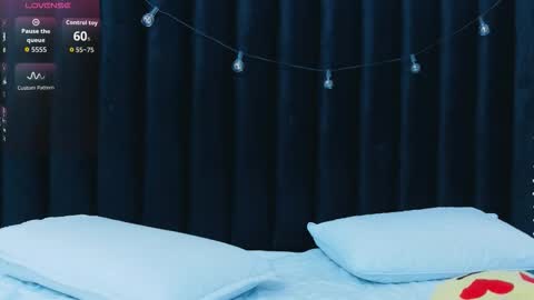 Khloe  online show from November 23, 12:16 pm