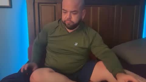 Horny Bear Daddy online show from March 29, 2:33 am