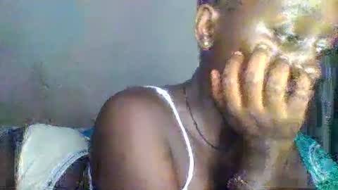Snapshot of hornybella84 chatting on June 19, 6:29 am Bella online show from June 19, 6:29 am
