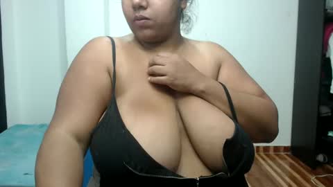 Snapshot of hornyboobs18 chatting on October 17, 12:58 am karen online show from October 17, 12:58 am