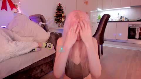 Snapshot of hornybunnys chatting on December 30, 2:31 am Alex and Rosie online show from December 30, 2:31 am