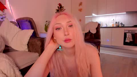 Snapshot of hornybunnys chatting on January 5, 9:14 pm Alex and Rosie online show from January 5, 9:14 pm