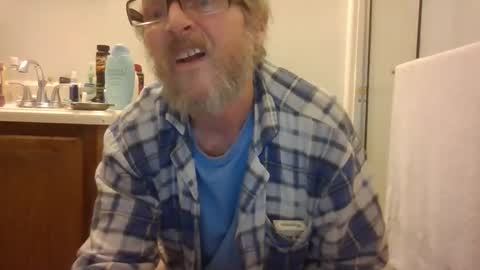 Snapshot of hornyd7711 chatting on October 29, 2:25 am hornyd7711 online show from October 29, 2:25 am