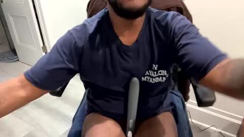 hornyftmguy82 online show from December 3, 2:25 am