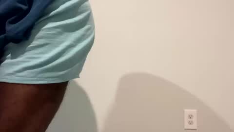 hornyftmguy82 online show from December 8, 3:21 am