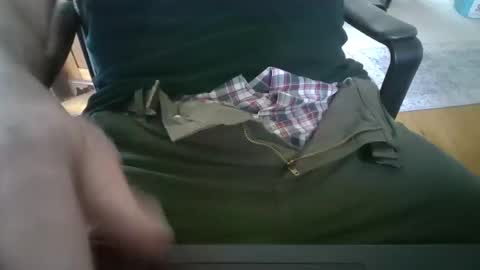 hornyhubby1001 online show from April 7, 8:09 pm