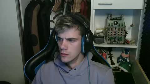 Joey online show from November 13, 7:24 pm