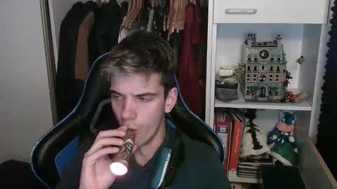 Joey online show from November 18, 6:45 pm