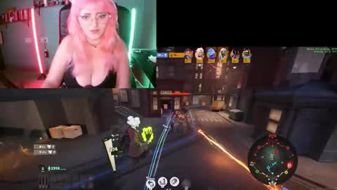 Snapshot of hornymoon7w7 chatting on March 16, 6:06 am hornymoon7w7 online show from March 16, 6:06 am