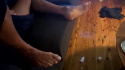 Snapshot of hornyonelooking1 chatting on October 6, 10:56 am hornyonelooking1 online show from October 6, 10:56 am