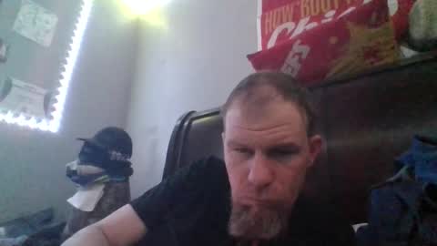 hornypierceddad online show from April 8, 11:48 pm