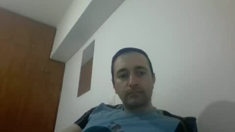 Snapshot of hornysnake69 chatting on February 11, 7:33 am hornysnake69 online show from February 11, 7:33 am