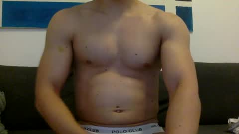 Snapshot of hornyspaniard93 chatting on June 18, 11:36 am hornyspaniard93 online show from June 18, 11:36 am