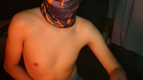 hornyy_boyy18 online show from March 17, 5:44 am