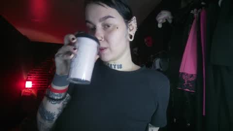 Snapshot of horror_circus chatting on December 14, 6:46 am Messalina Horror online show from December 14, 6:46 am