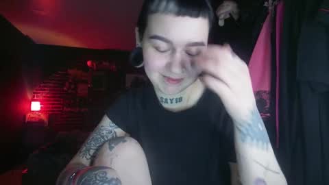 Snapshot of horror_circus chatting on December 15, 6:37 pm Messalina Horror online show from December 15, 6:37 pm