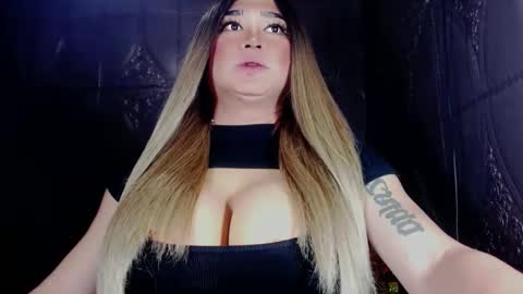 YOUR MAJESTY LUCY PEARL online show from March 10, 12:26 pm