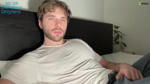 Snapshot of hot8pack01 chatting on January 23, 12:14 am Edward aka Wolf online show from January 23, 12:14 am