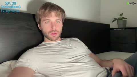 Snapshot of hot8pack01 chatting on January 29, 11:04 pm Edward aka Wolf online show from January 29, 11:04 pm