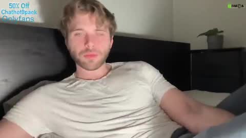 Snapshot of hot8pack01 chatting on January 31, 4:03 am Edward aka Wolf online show from January 31, 4:03 am