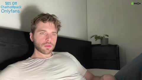 Snapshot of hot8pack01 chatting on February 14, 8:26 pm Edward aka Wolf online show from February 14, 8:26 pm