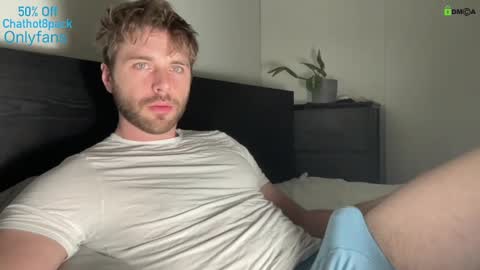 Snapshot of hot8pack01 chatting on March 3, 3:19 am Edward aka Wolf online show from March 3, 3:19 am