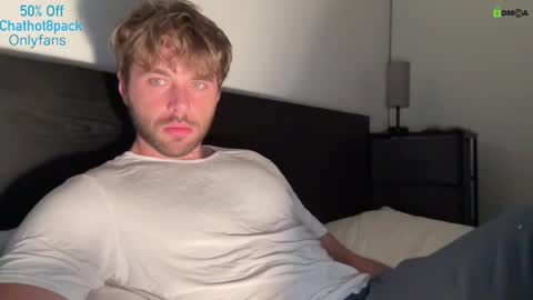 Snapshot of hot8pack01 chatting on September 8, 10:20 pm Edward aka Wolf online show from September 8, 10:20 pm