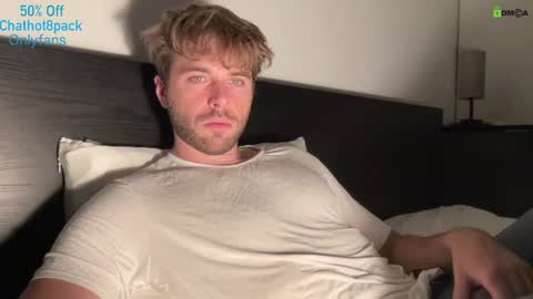 Snapshot of hot8pack01 chatting on October 9, 9:35 pm Edward aka Wolf online show from October 9, 9:35 pm