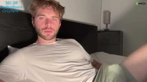 Snapshot of hot8pack01 chatting on October 13, 7:58 pm Edward aka Wolf online show from October 13, 7:58 pm