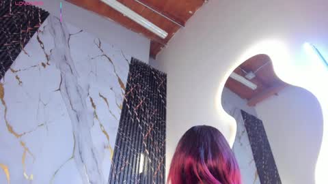 hot__genesis online show from May 8, 2:11 pm