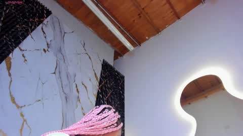 hot__genesis online show from May 25, 2:12 pm