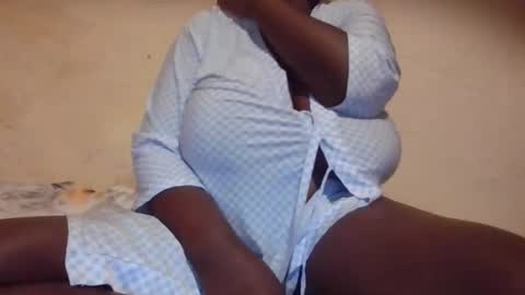 Snapshot of hot_alynn chatting on October 18, 9:10 am ALLYN online show from October 18, 9:10 am