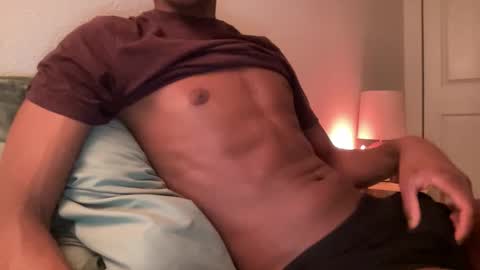 Snapshot of hot_b3n chatting on November 18, 6:18 am Ben online show from November 18, 6:18 am