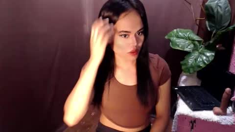 Snapshot of hot_babe0802 chatting on April 23, 2:13 am HANNA online show from April 23, 2:13 am