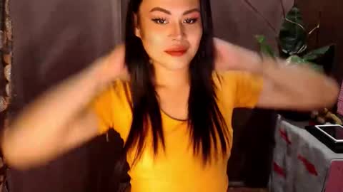 Snapshot of hot_babe0802 chatting on May 28, 10:23 am HANNA online show from May 28, 10:23 am