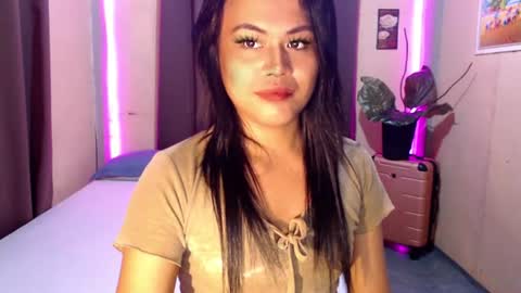 Snapshot of hot_babe0802 chatting on June 13, 10:24 am HANNA online show from June 13, 10:24 am