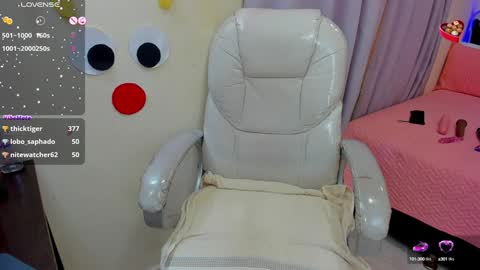 Snapshot of hot_beauty__ chatting on January 7, 11:48 am VALENTINA online show from January 7, 11:48 am