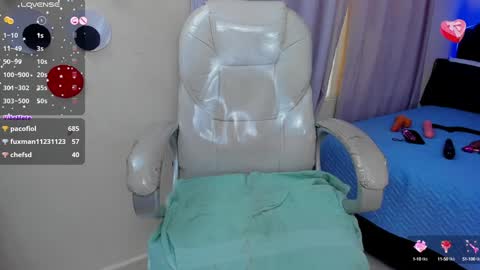 Snapshot of hot_beauty__ chatting on January 9, 1:35 pm VALENTINA online show from January 9, 1:35 pm