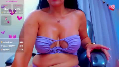 Snapshot of hot_beauty__ chatting on March 2, 9:42 am VALENTINA online show from March 2, 9:42 am