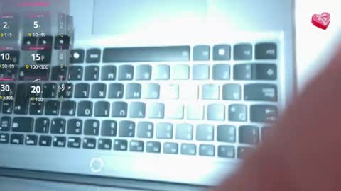 Snapshot of hot_beauty__ chatting on May 29, 3:59 am VALENTINA online show from May 29, 3:59 am