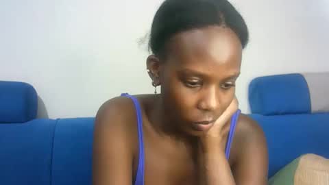 Snapshot of hot_berry2003 chatting on February 3, 3:20 am Millie online show from February 3, 3:20 am