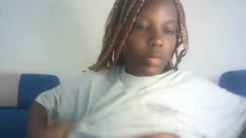 Snapshot of hot_berry2003 chatting on February 18, 9:54 am Millie online show from February 18, 9:54 am