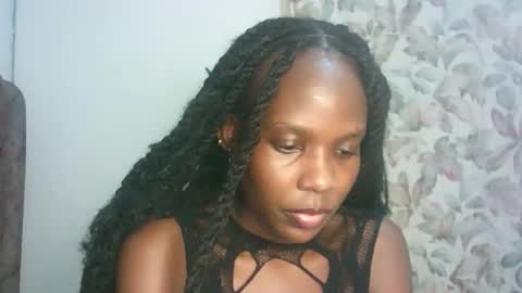 Snapshot of hot_berry2003 chatting on November 9, 9:02 pm Millie online show from November 9, 9:02 pm