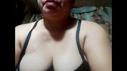 Snapshot of hot_boobs21 chatting on December 6, 9:13 pm hot_boobs21 online show from December 6, 9:13 pm