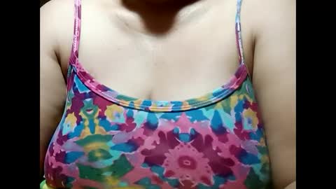 Snapshot of hot_boobs21 chatting on January 20, 9:32 pm hot_boobs21 online show from January 20, 9:32 pm