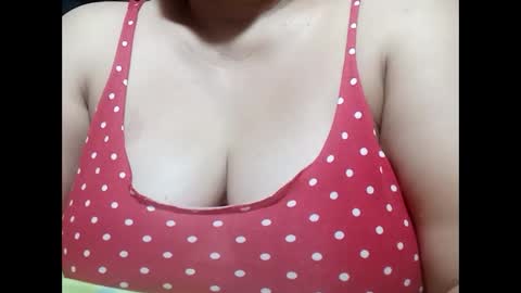 Snapshot of hot_boobs21 chatting on March 10, 12:15 pm hot_boobs21 online show from March 10, 12:15 pm