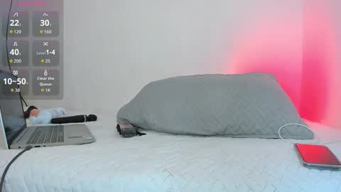 hot boy 04 online show from December 4, 2:43 am