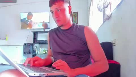Snapshot of hot_boy_04 chatting on July 19, 3:38 pm hot boy 04 online show from July 19, 3:38 pm